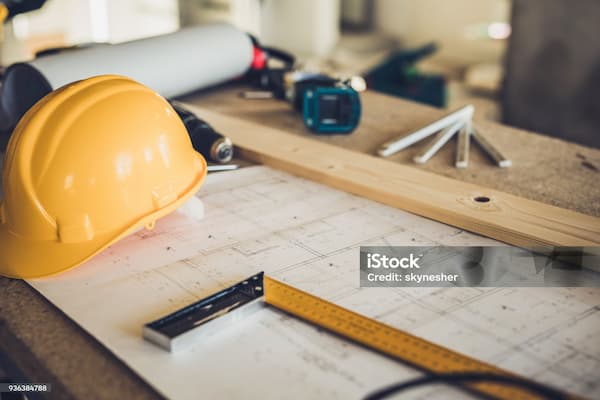 Demontage alter Fliesen – Renovierung