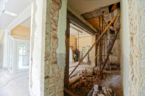 Abbruch einer Zwischenwand &ndash; Staubarme Demontage